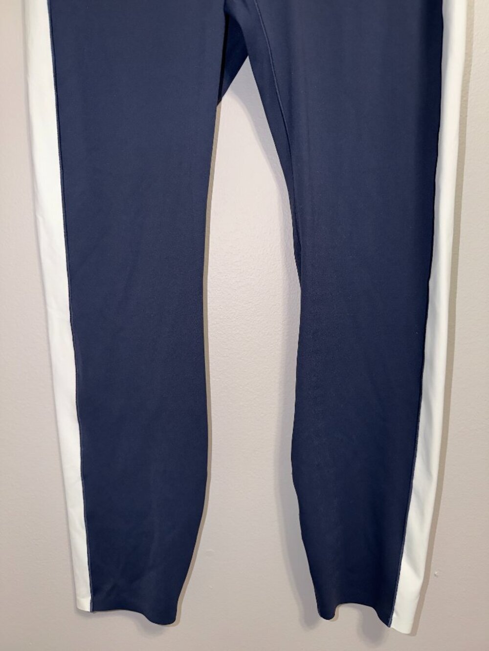 Rhone Leggings Size L Blue White Side Stripe High Rise Athletic Workout - Picture 4 of 6
